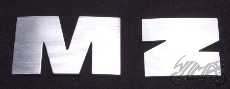 Nápis MZ na nádrž