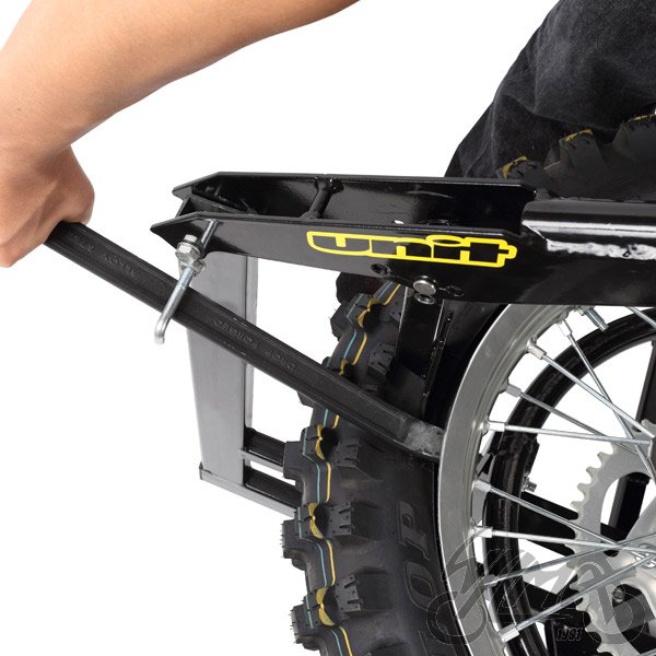 Ruční zouvačka pneumatik